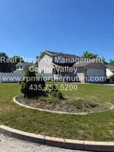Building Photo - 450 2580 N