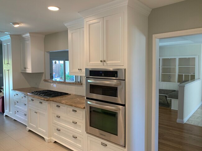 Kitchen - 5210 S Corning Ave