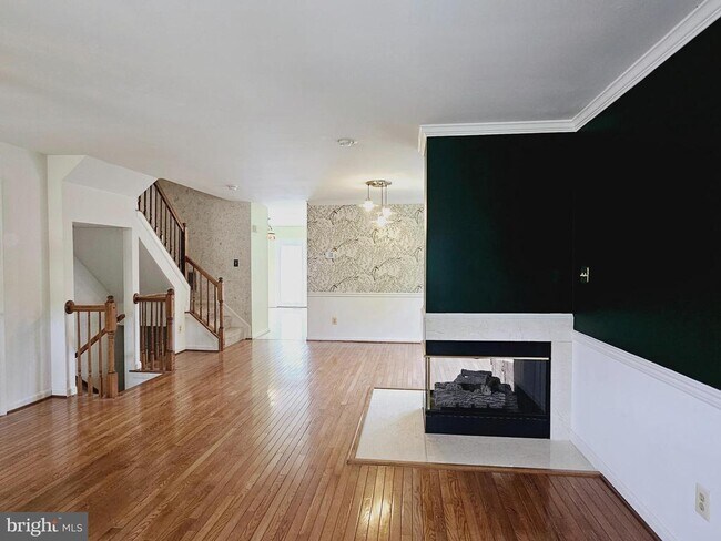 Building Photo - 937 Walnut Wood Rd