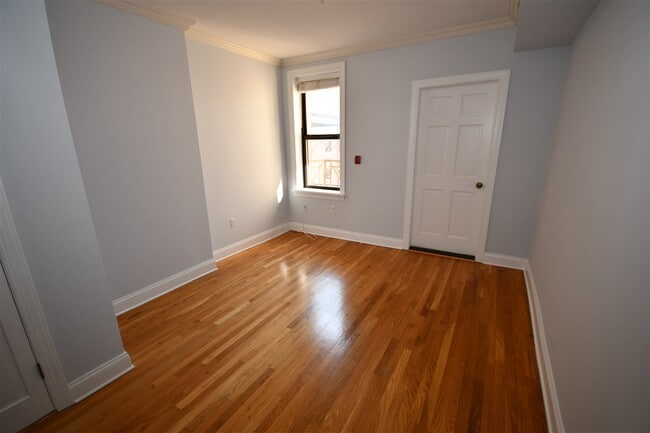 Building Photo - 232 Madison St