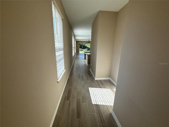 Foto del edificio - 15013 Shady Palms Ln