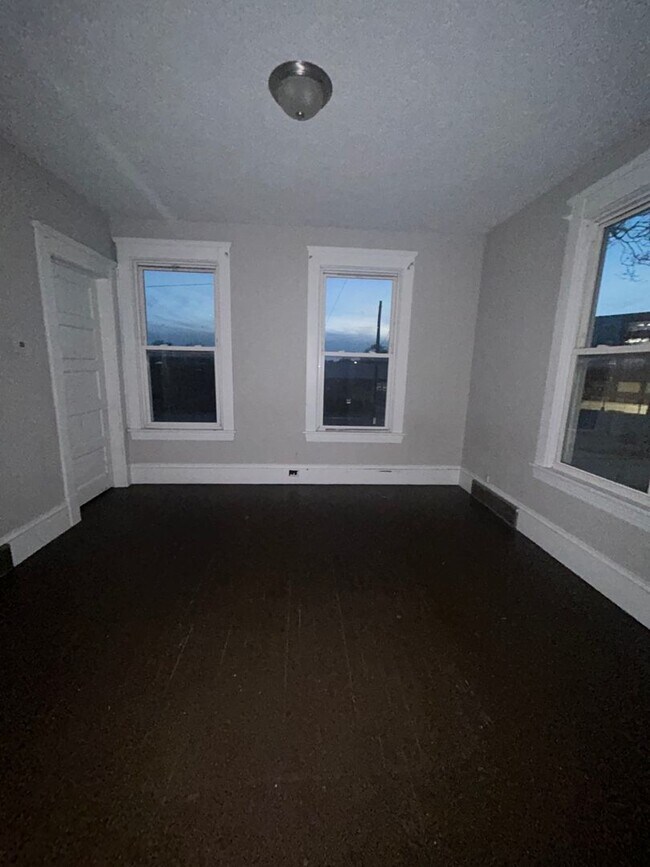 Foto del edificio - 985 E 74th St