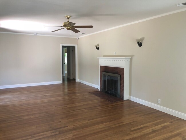 Building Photo - 3 bed / 1 ba house - Yuba City