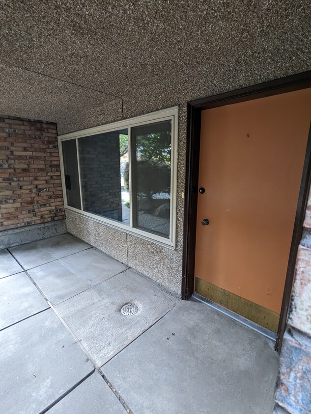 Entry/Patio - 6405 14th Ave NW