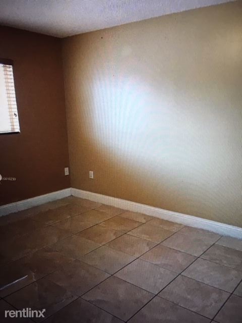 Foto del edificio - 3 br, 2 bath  - Valencia Towers
