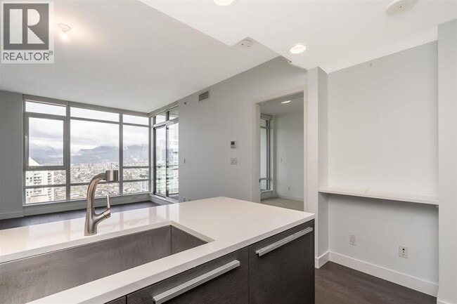 Building Photo - 2008 Rosser Ave