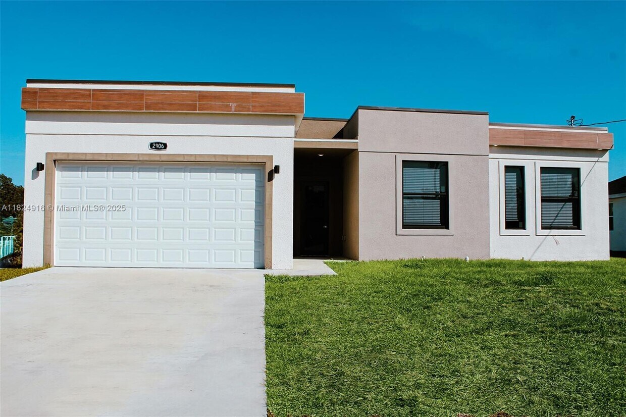 Primary Photo - 2906 65th St W