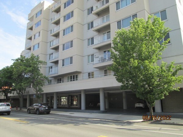Primary Photo - 30 Chelsea St