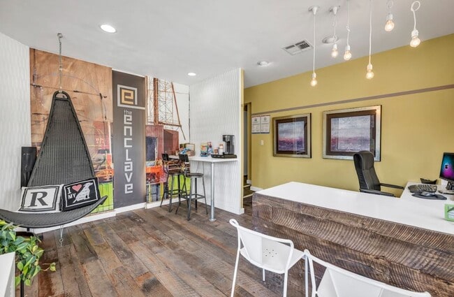 Building Photo - z-012226-The Enclave