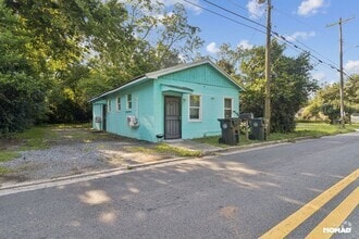 Building Photo - 303 Carver Dr
