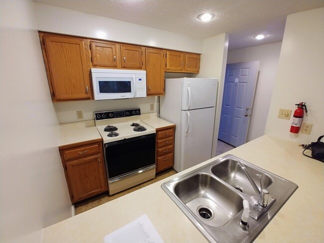 Foto del edificio - South College Mall Road - August 2026