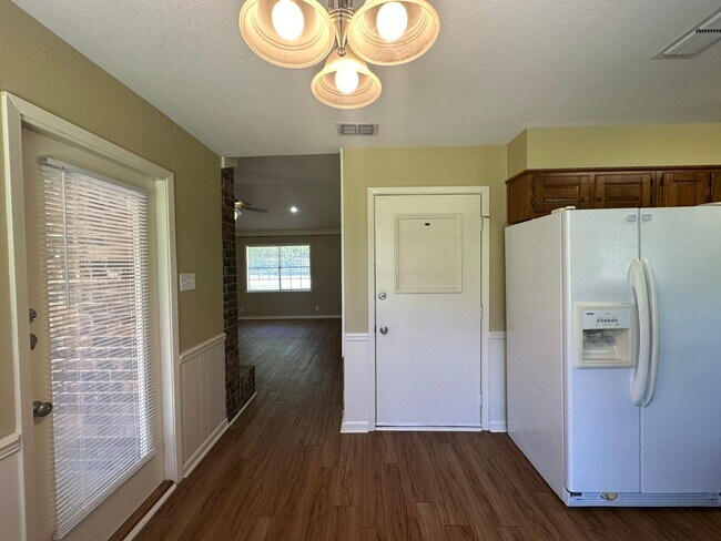 Foto del edificio - Charming 3 Bedroom in Flint!