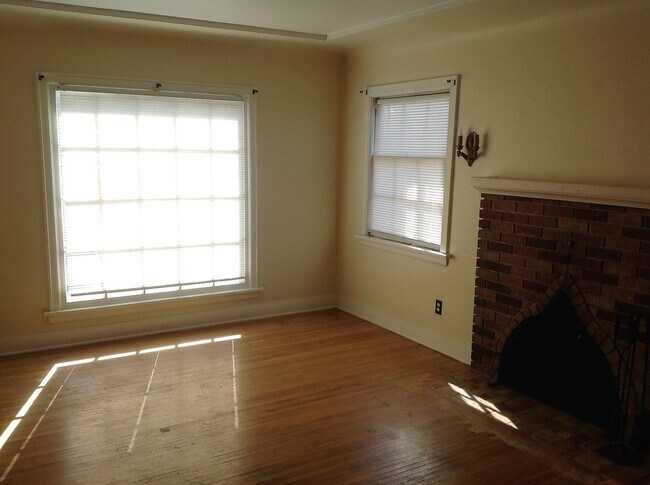 Foto del edificio - 2624 N Howard St