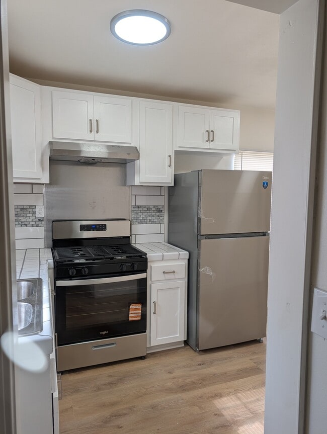 Photo - 142 W 111th Pl Apartment