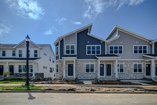 Building Photo - 4877 Lacy Rd