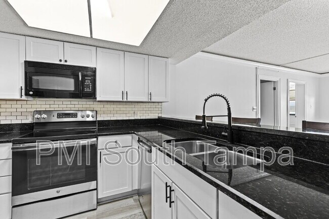 Foto del edificio - 4141 Bayshore Blvd
