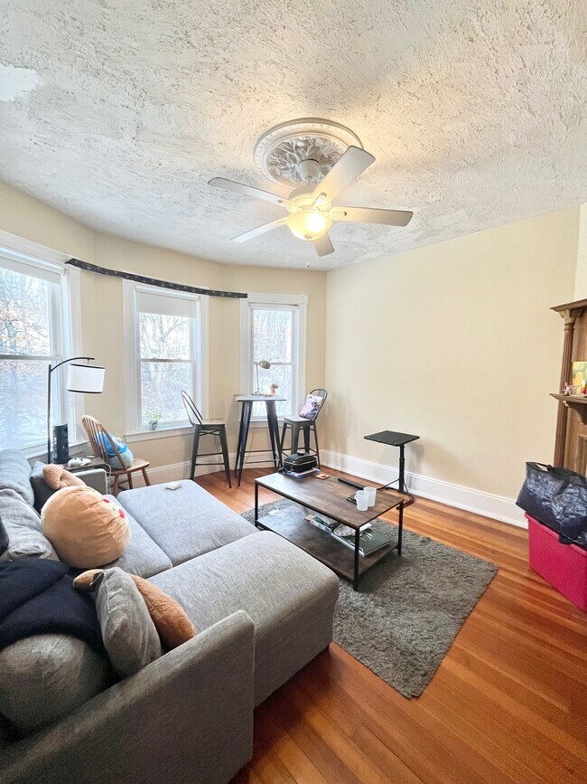 Foto del edificio - 88 Fisher Ave