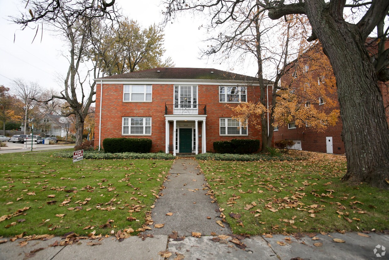 Building Photo - 3255 Warrensville Center Rd