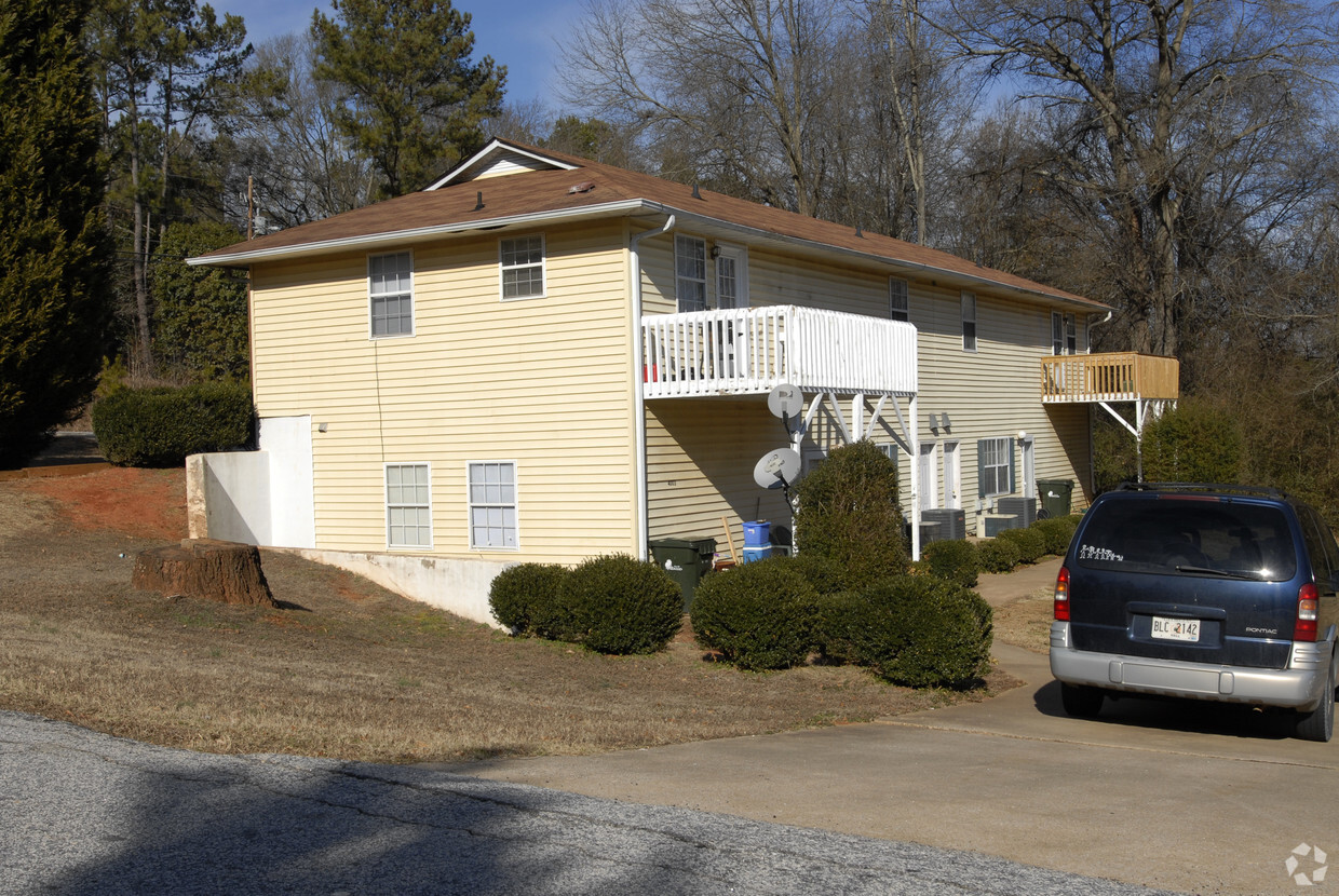 Building - 3953 McClure Dr
