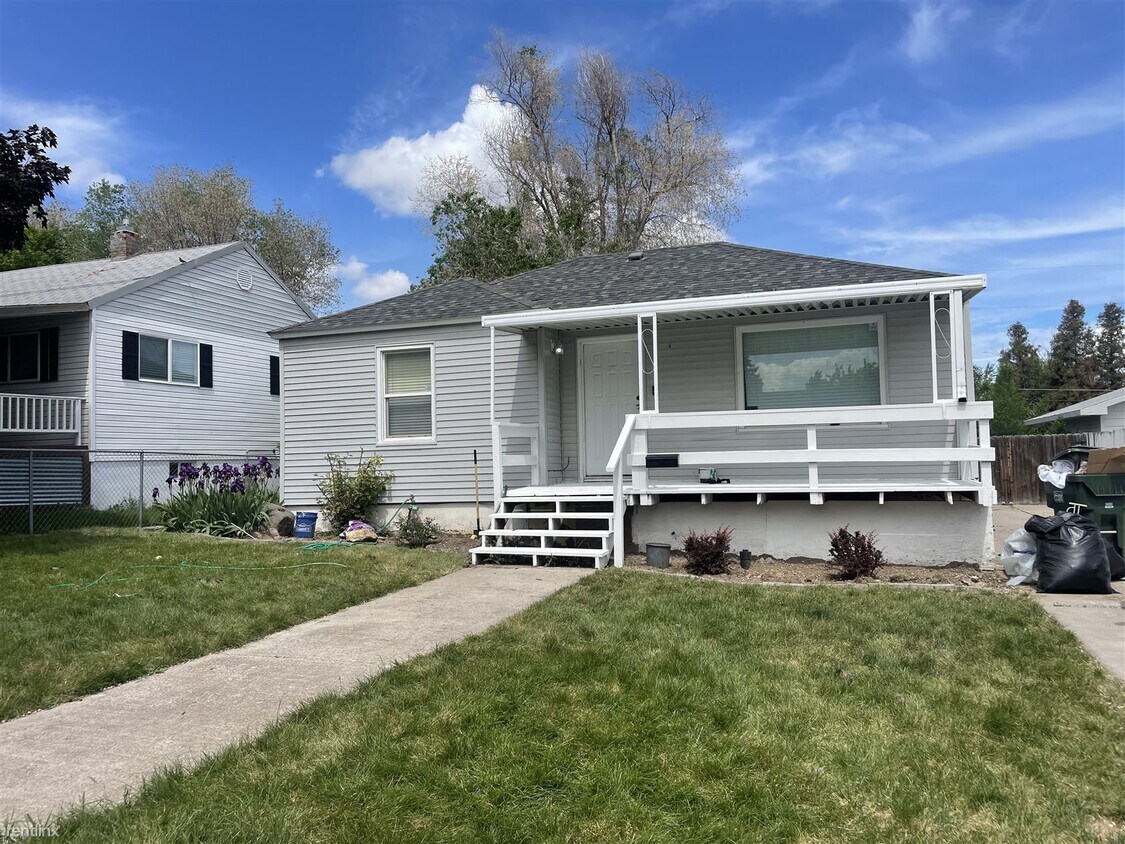 Primary Photo - 3 br, 1 bath House - 202 Ravine Drive