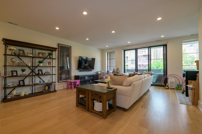 Foto del edificio - 3542 N Southport Ave
