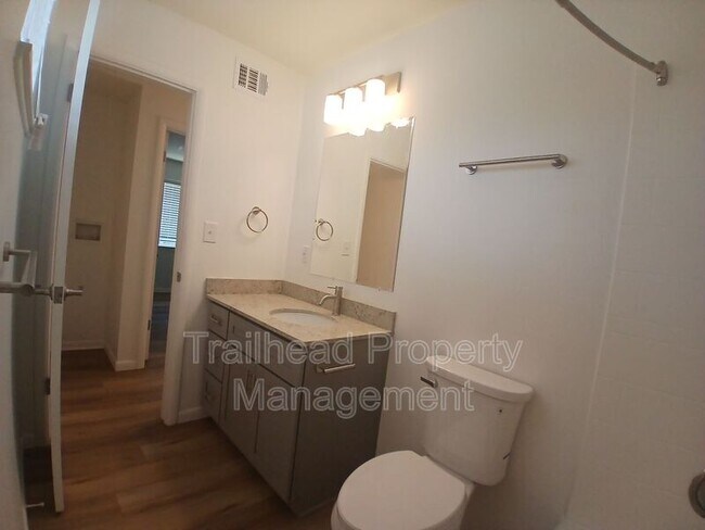 Foto del edificio - 7801 W 83rd St