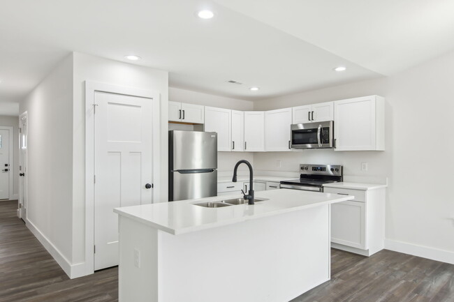 Foto del edificio - 4029 Cedar Fls Ln
