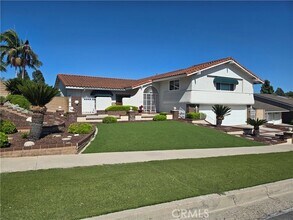 Building Photo - 2200 Camino Rey