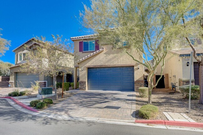 Building Photo - GORGEOUS 4 Bedroom, 2 Story Home located in the SW!