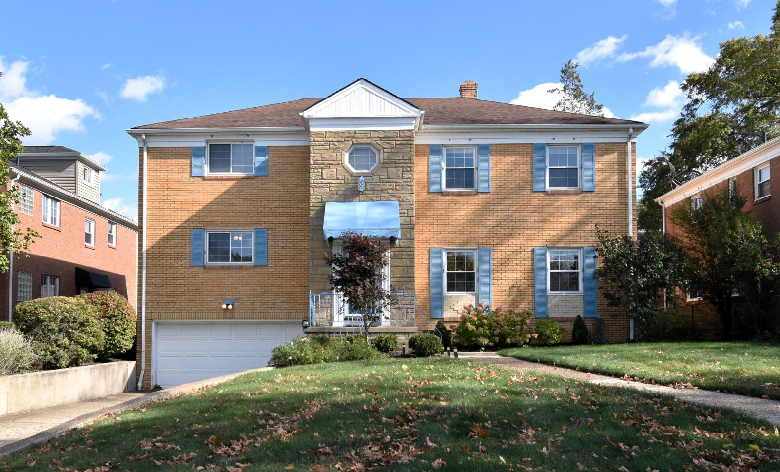 2027 Riverside Dr Lakewood, OH 44107 – photo 1