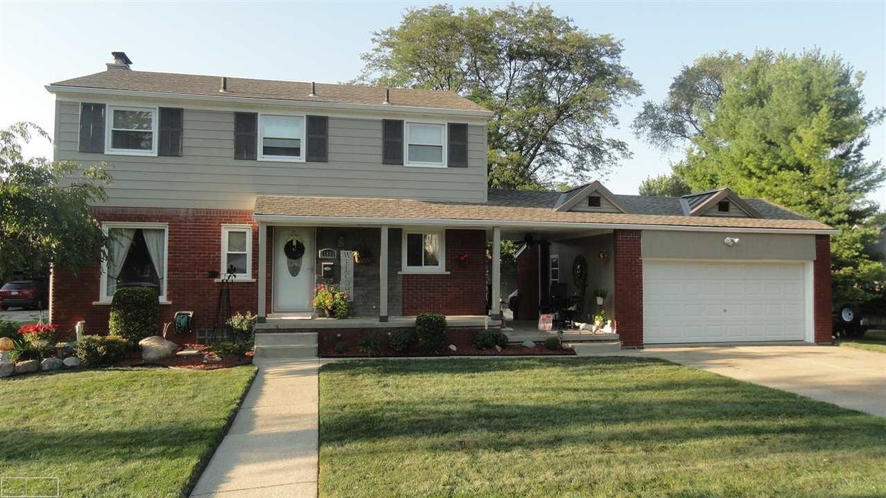 Primary Photo - 16485 Kingston Ave