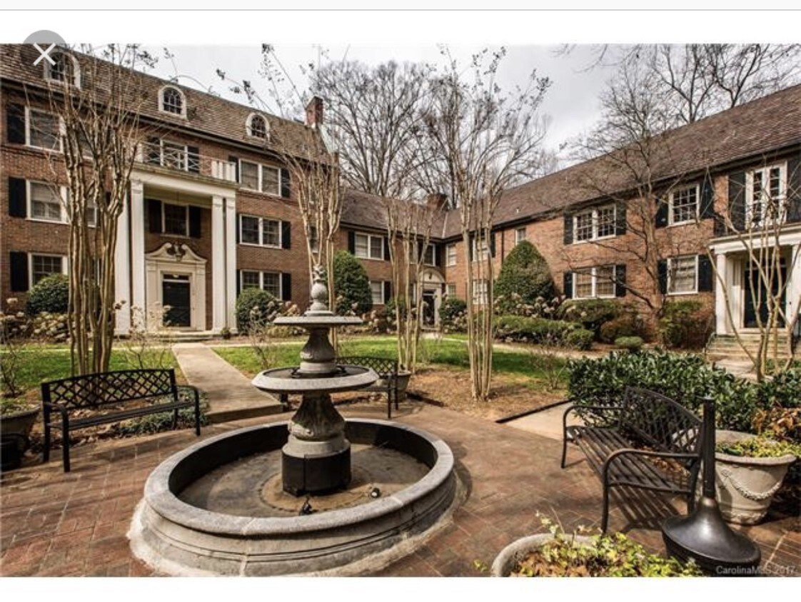 One of 2 beautiful courtyards - 103 S Laurel Ave