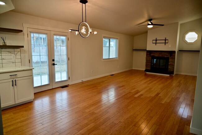 Foto del edificio - 4400 S Carbine Ave