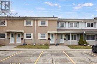 Building Photo - 653 Albert St