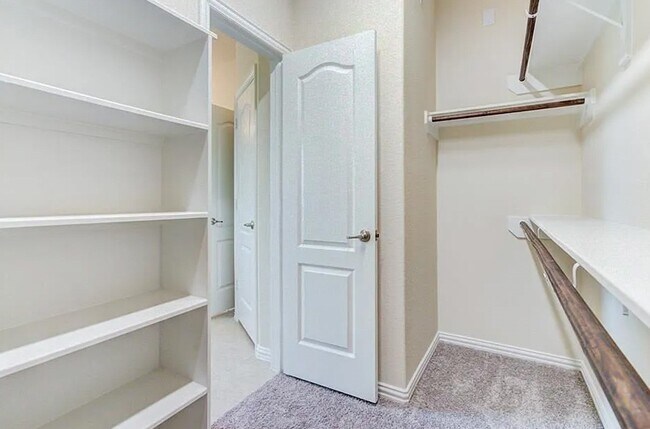 Foto del edificio - 30031 Willow Cove Ln