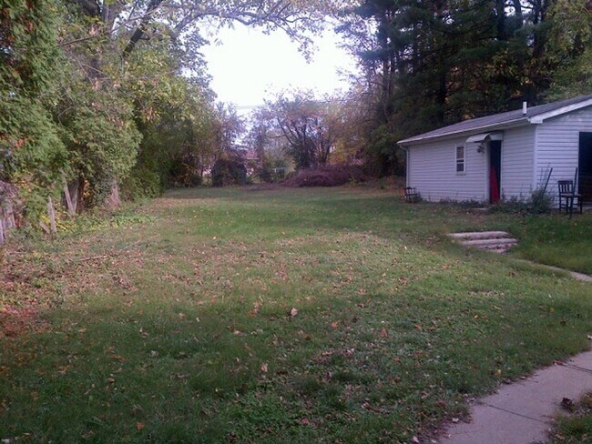 Foto del edificio - 4 BED/2 BA Home close to Assembly Hall!