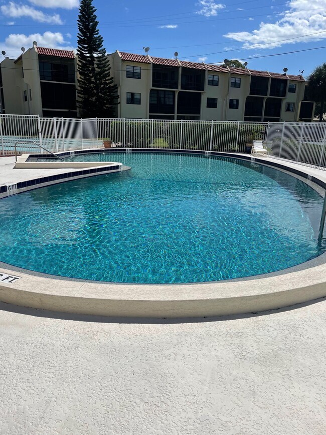 Building Photo - 2050 Oleander Blvd