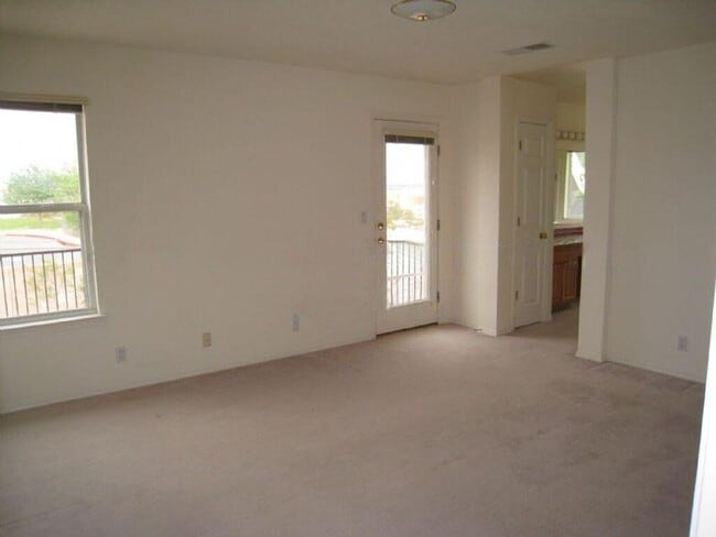 Building Photo - 8700 Oakcrest Pl NW