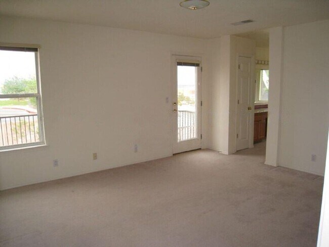 Foto del edificio - 8700 Oakcrest Pl NW