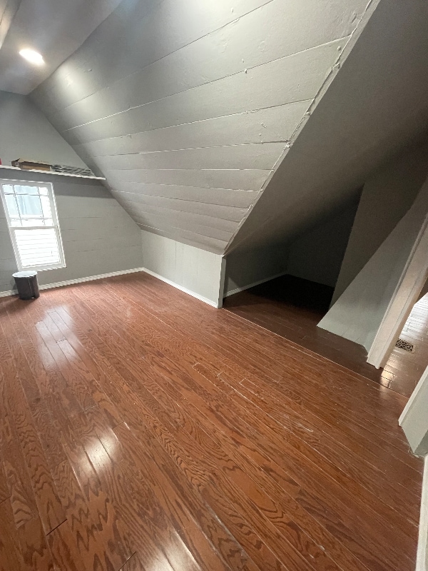 Building Photo - 595 William St