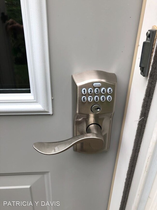 Foto del edificio - 75 Cider Press Rd