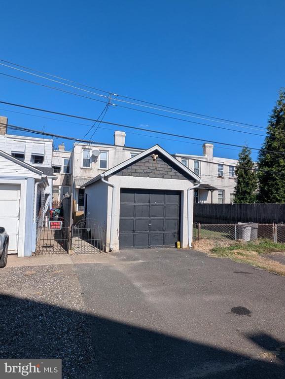 Building Photo - 828 Jefferson Ave