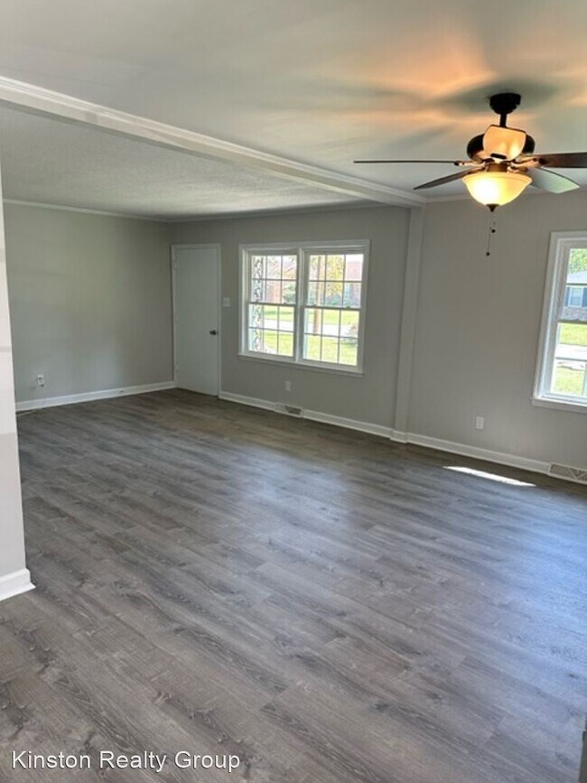 Foto del edificio - 3 br, 1.5 bath House - 1002 Brentwood Drive