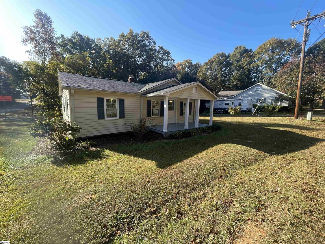 Foto principal - 1635 Gibbs Shoals Rd