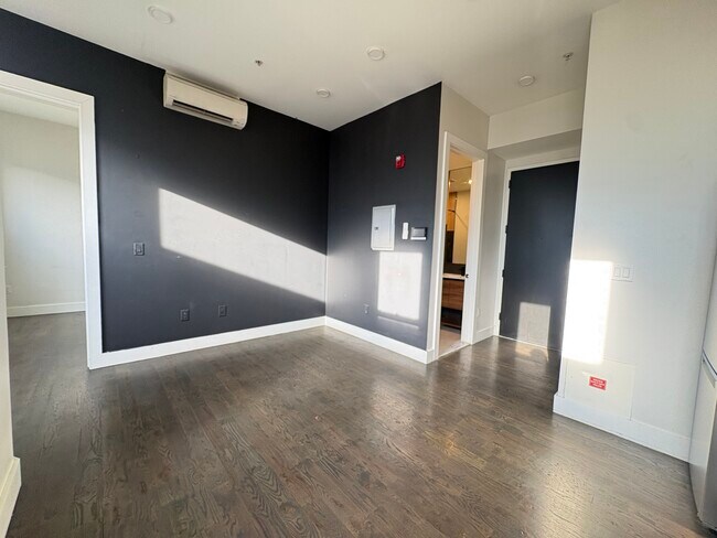 63 Irving St 305 - 64 Irving St
