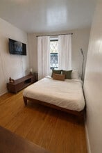 Building Photo - 419 W 54th St