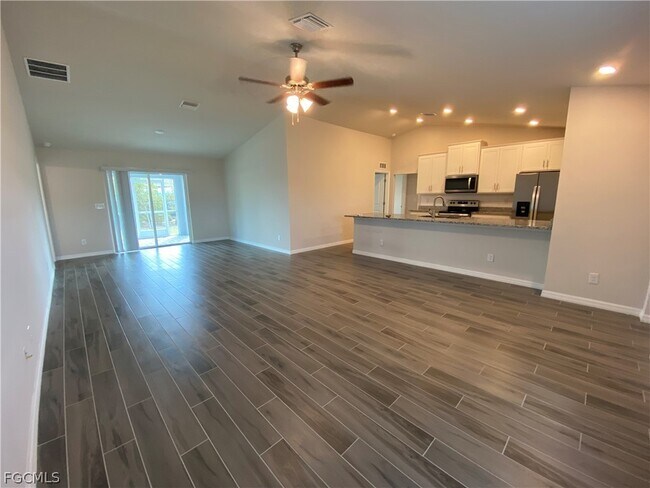 Foto del edificio - 2513 NW 14th Pl