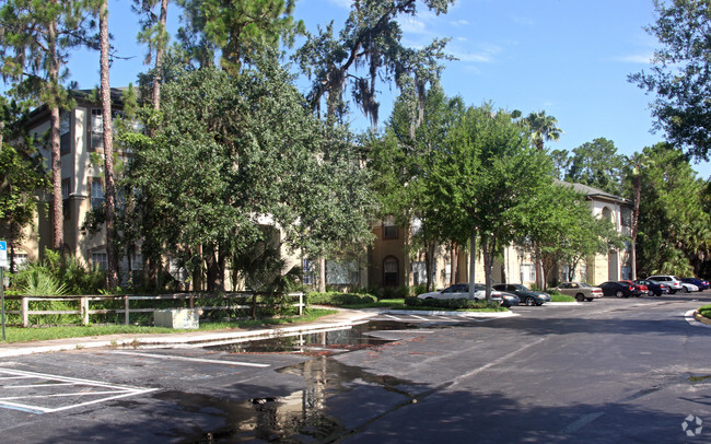 Building Photo - Jade at Tampa Palms