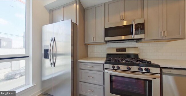 Foto del edificio - 2420 Ridge Ave