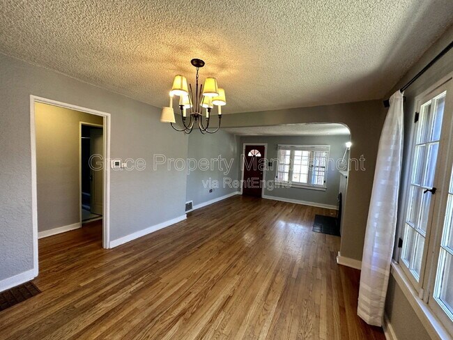 Building Photo - 4821 W 31st Ave